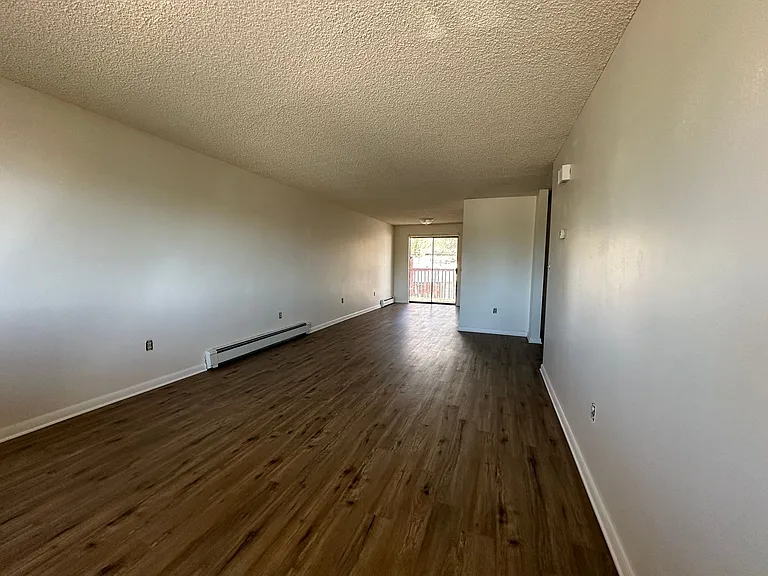 157-169 N Laguna St — Photo 2