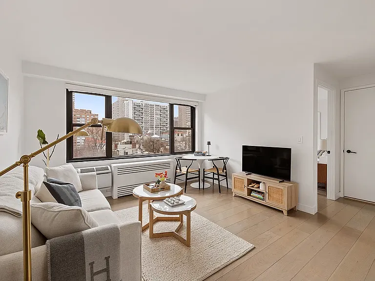 175 W 95th St #9J — Photo 1