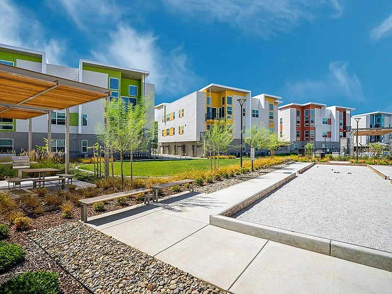 HUB APARTMENTS — Photo 1