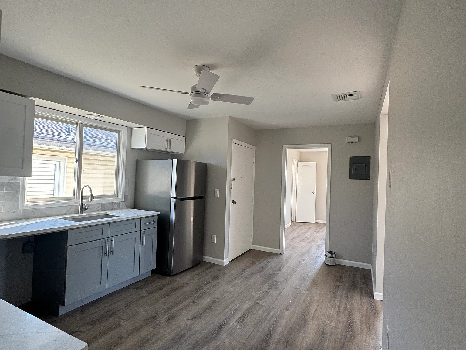 3 bed, 1200 sqft, $3,000 — Photo 4