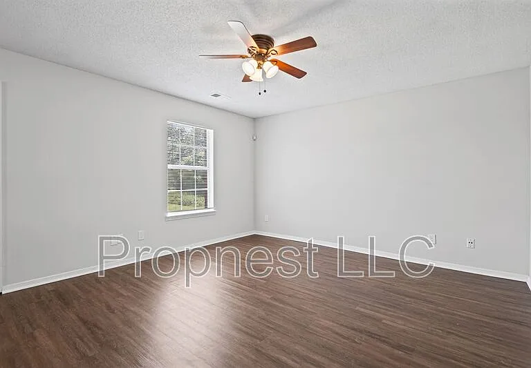 807 Barrington Woods Cv — Photo 9