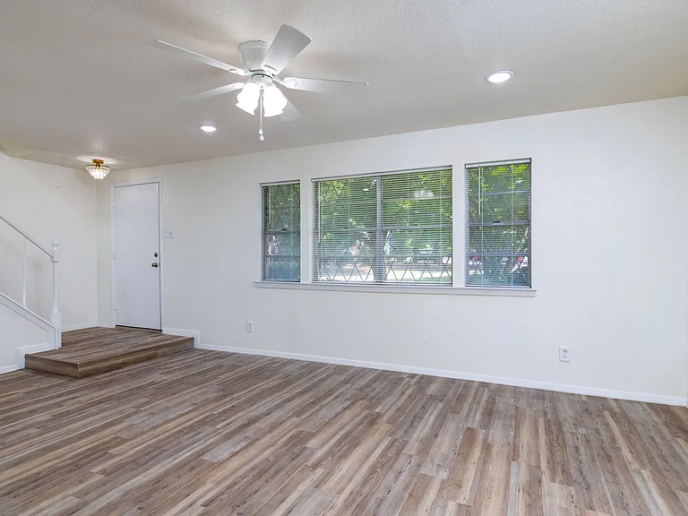 424 Westview Ter — Photo 5