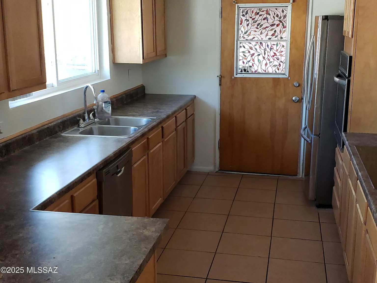 4 bed, 2138 sqft, $2,600 — Photo 3