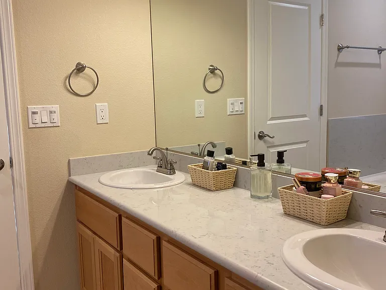 639 Livingston Ave — Photo 8