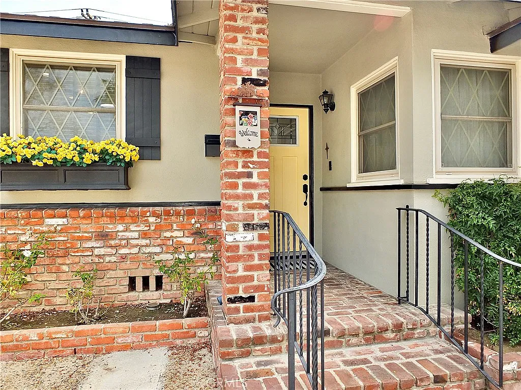 3 bed, 1587 sqft, $6,000 — Photo 2