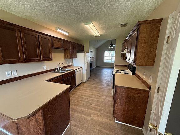 3rd image of 10307 Cottage Ct