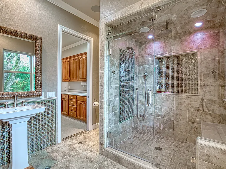 2703 Brush Creek Rd — Photo 31