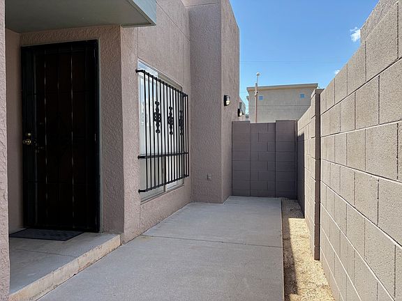 Duplex private patio
