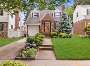 8017 212th St, Queens Village, NY 11427