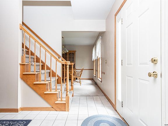 5th image of 5 Hillock Ct