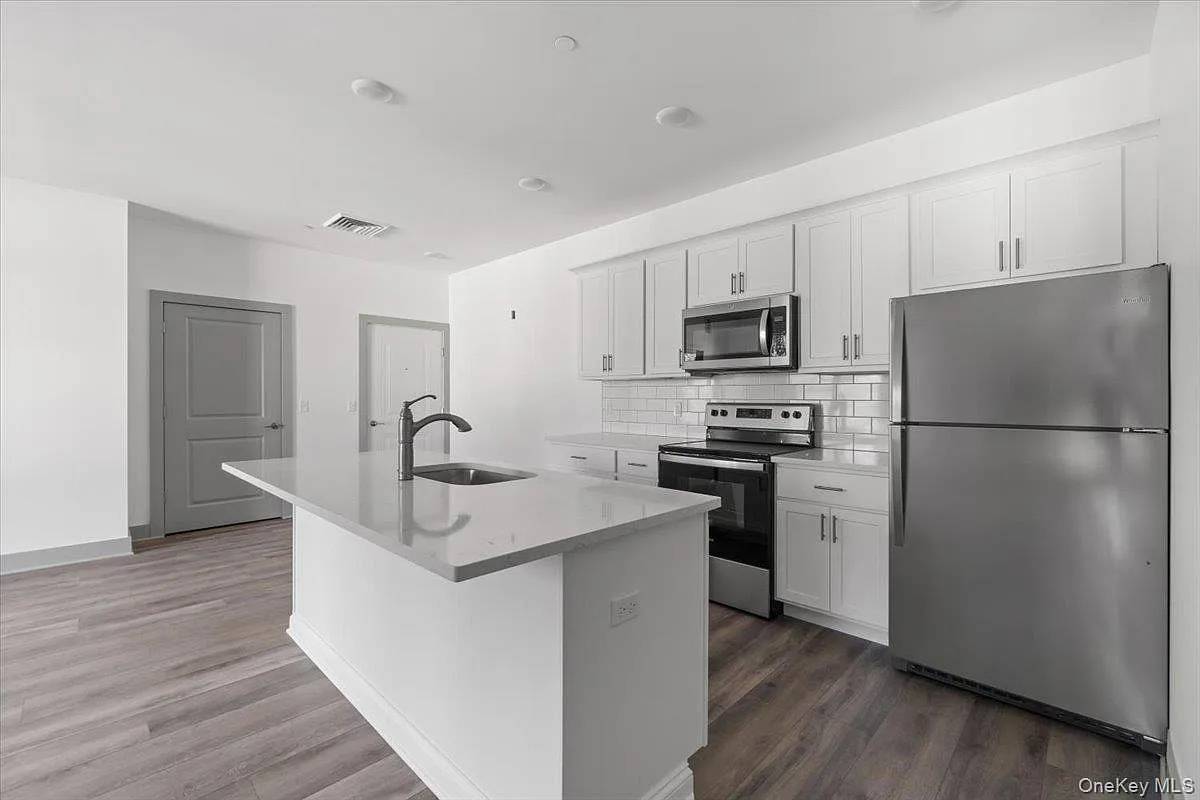 2 bed, 2.0 bath, 1007 sqft, $2,875 — Photo 4