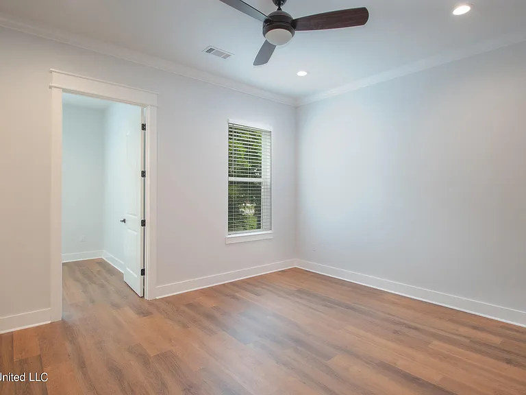 105 Eleanor Ave — Photo 9