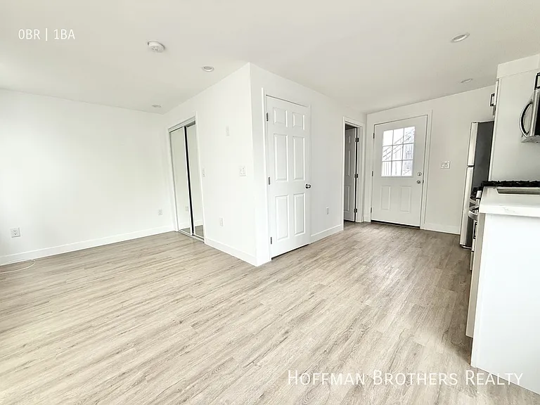 6712 Willoughby Ave #1/2 — Photo 3