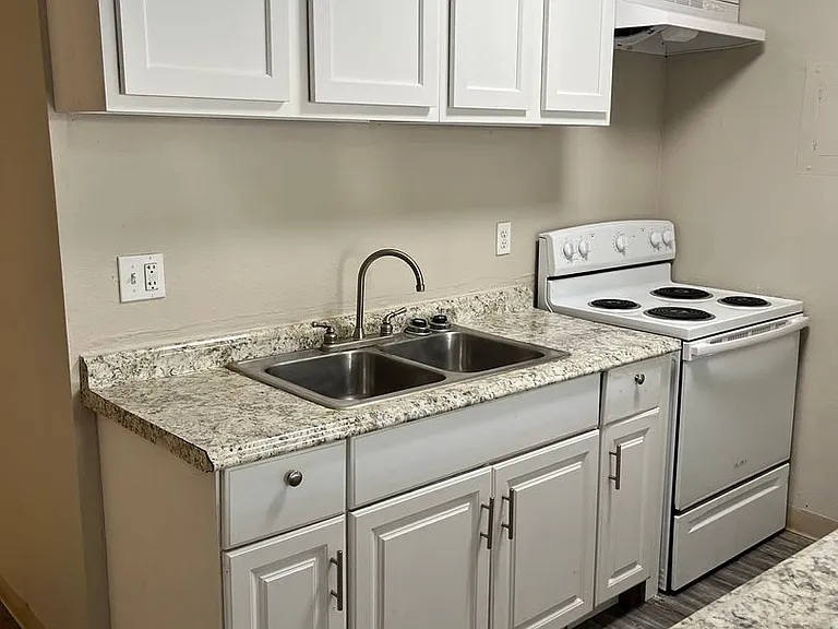 Campbell Plaza Garden Apartments — Photo 6