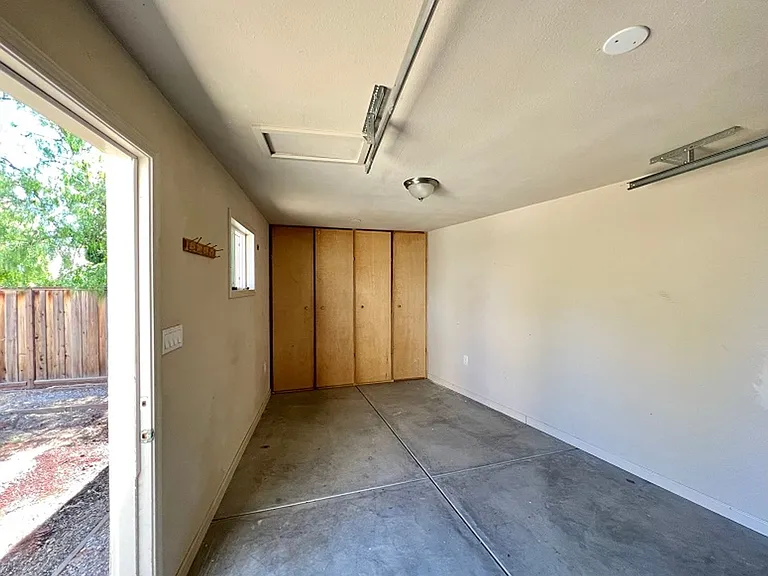 1924 Shurtleff Ave — Photo 30
