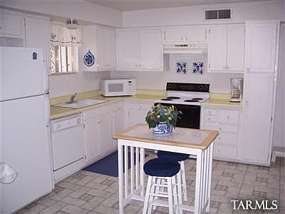Spacious kitchen