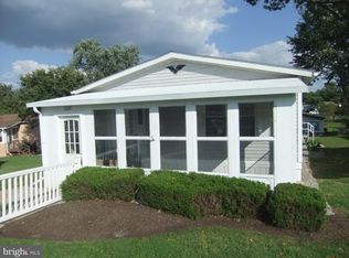 249 Cherrywood Dr, North Wales, PA