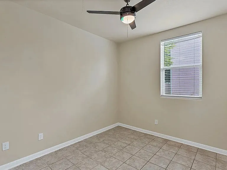 334 Newberry Main Cv — Photo 5