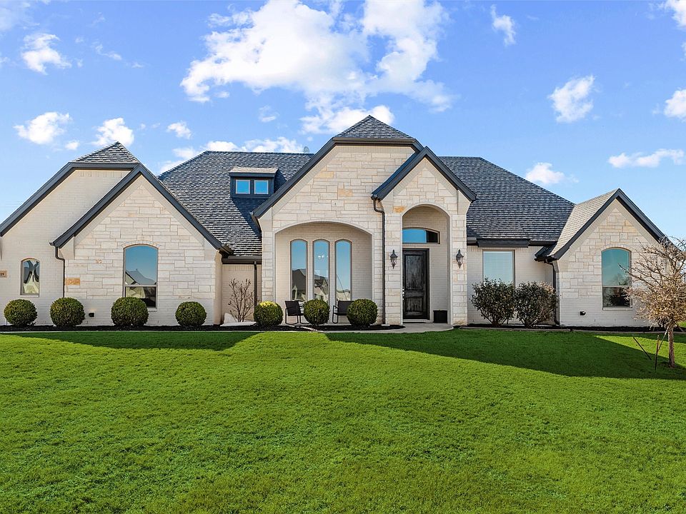 1st image of 219 Columbia Ct