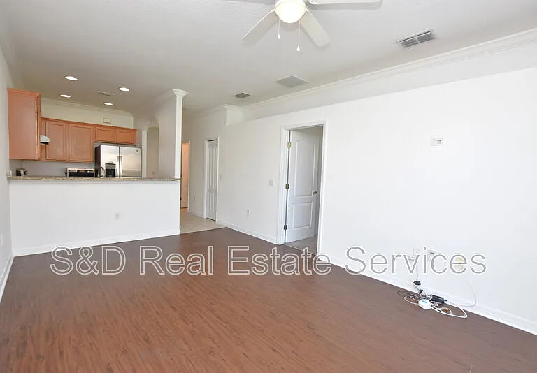 6352 Sedgeford Dr — Photo 7