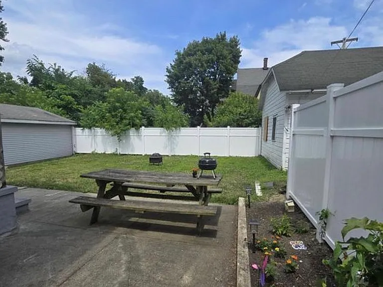 733 Mason St #1 — Photo 2
