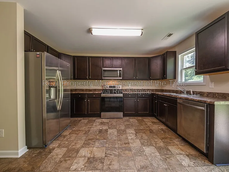 832 Prince Edward Rd — Photo 6