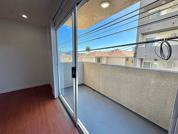 4th image of 3751 Jasmine Ave APT 103