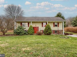 332 Bonnybrook Rd, Carlisle, PA 17015