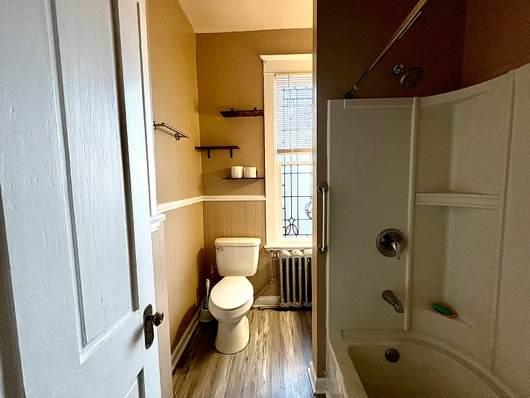 48 E Princess St #2 — Photo 5