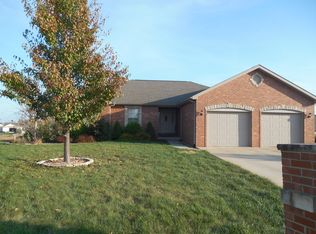226 S Taylor St, Red Bud, IL 62278