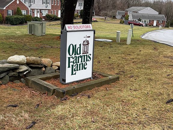 4th image of 21 Old Farms Lane #21