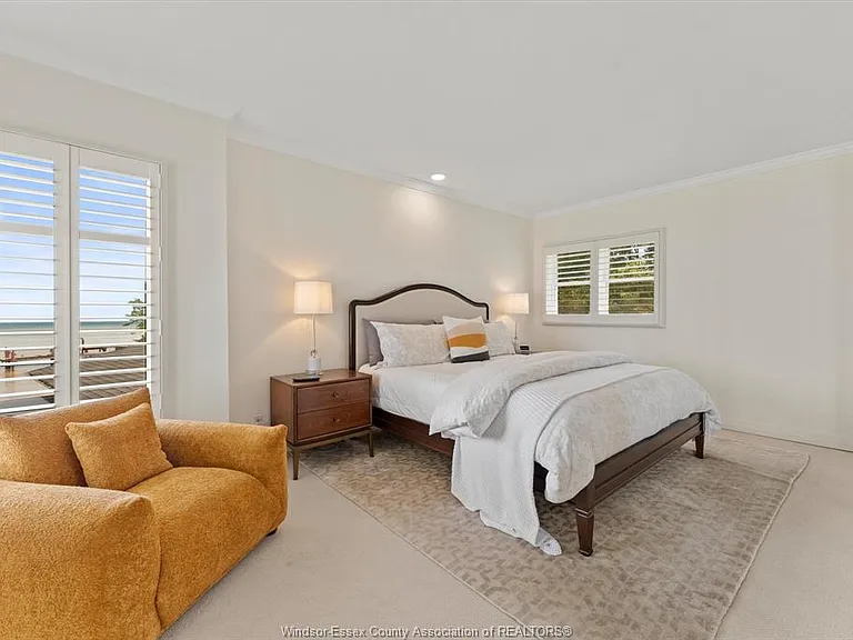 12746 Riverside Dr E — Photo 26
