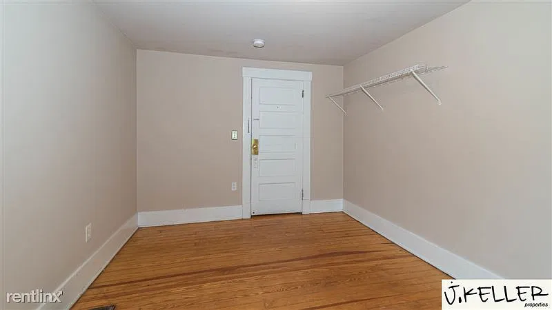 914 Woodlawn - 1 — Photo 4