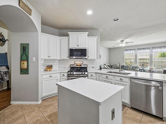 5th image of 8715 Sunrise Canter Dr