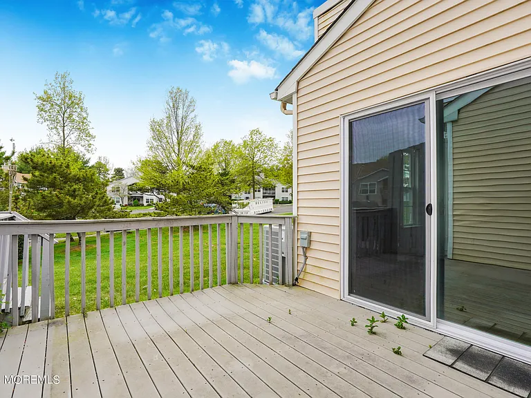 27 Karen Dr — Photo 26