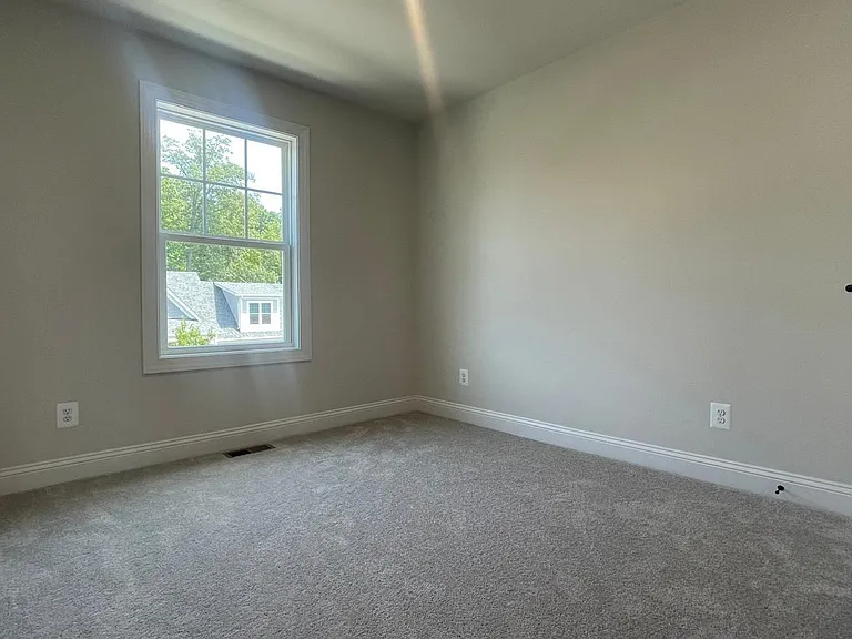 4006 Varick St — Photo 25