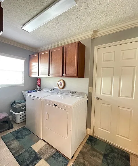 1069 Becker Ave — Photo 16