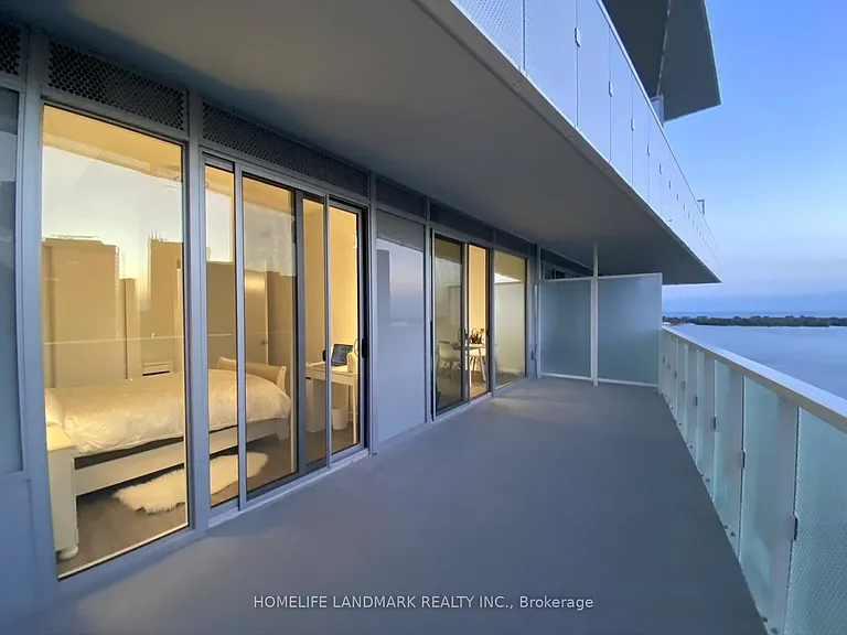 15 Queens Quay E #2306 — Photo 2