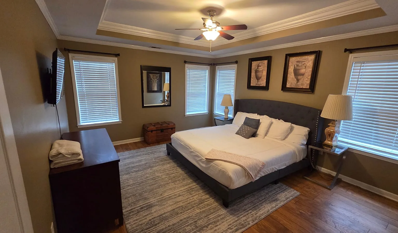 4 bed, 2474 sqft, $5,995 — Photo 2