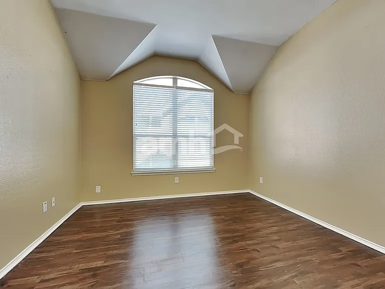 9613 Glenshee Dr — Photo 11