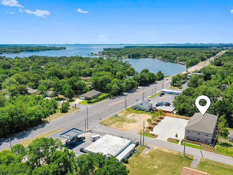 305 Okaloosa Ave #3 — Photo 25