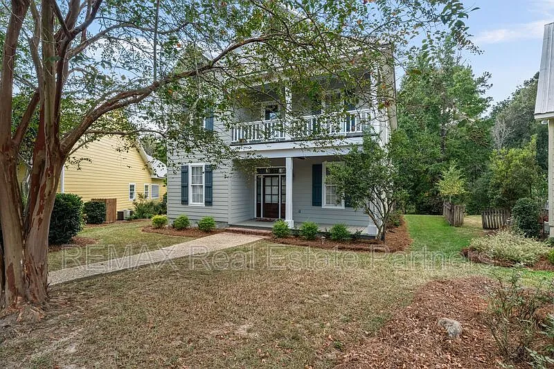 4 bed, 4.0 bath, 3000 sqft, $3,500 — Photo 2