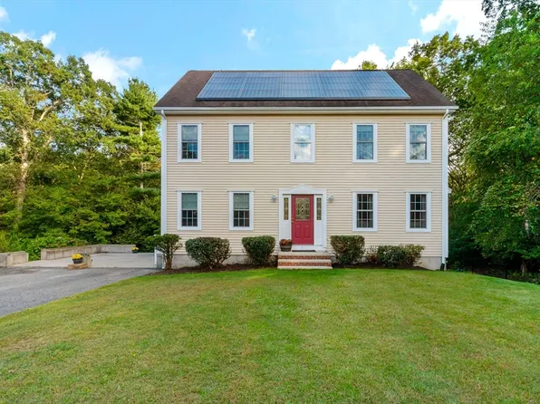 7 Stevens Field Rd, Attleboro, MA 02703