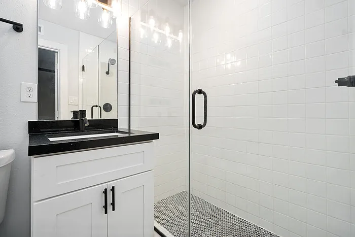 606 Harold St #1 — Photo 4