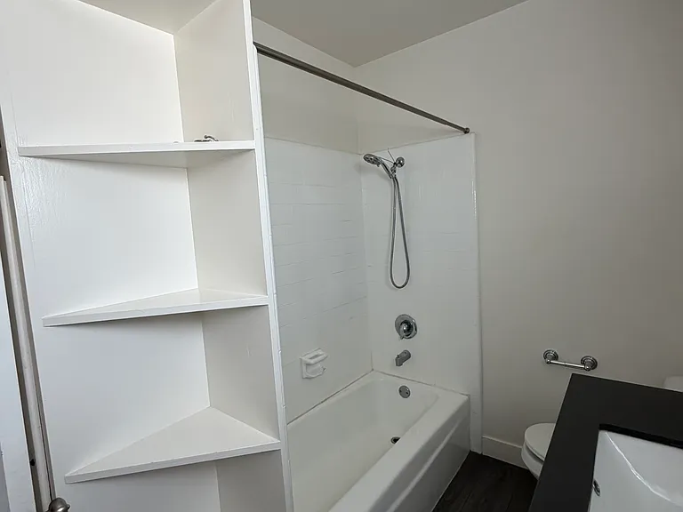 1016 E Harding St — Photo 10