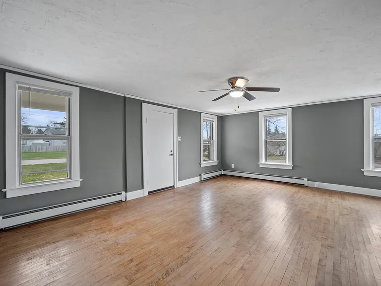 341 Zion St — Photo 1