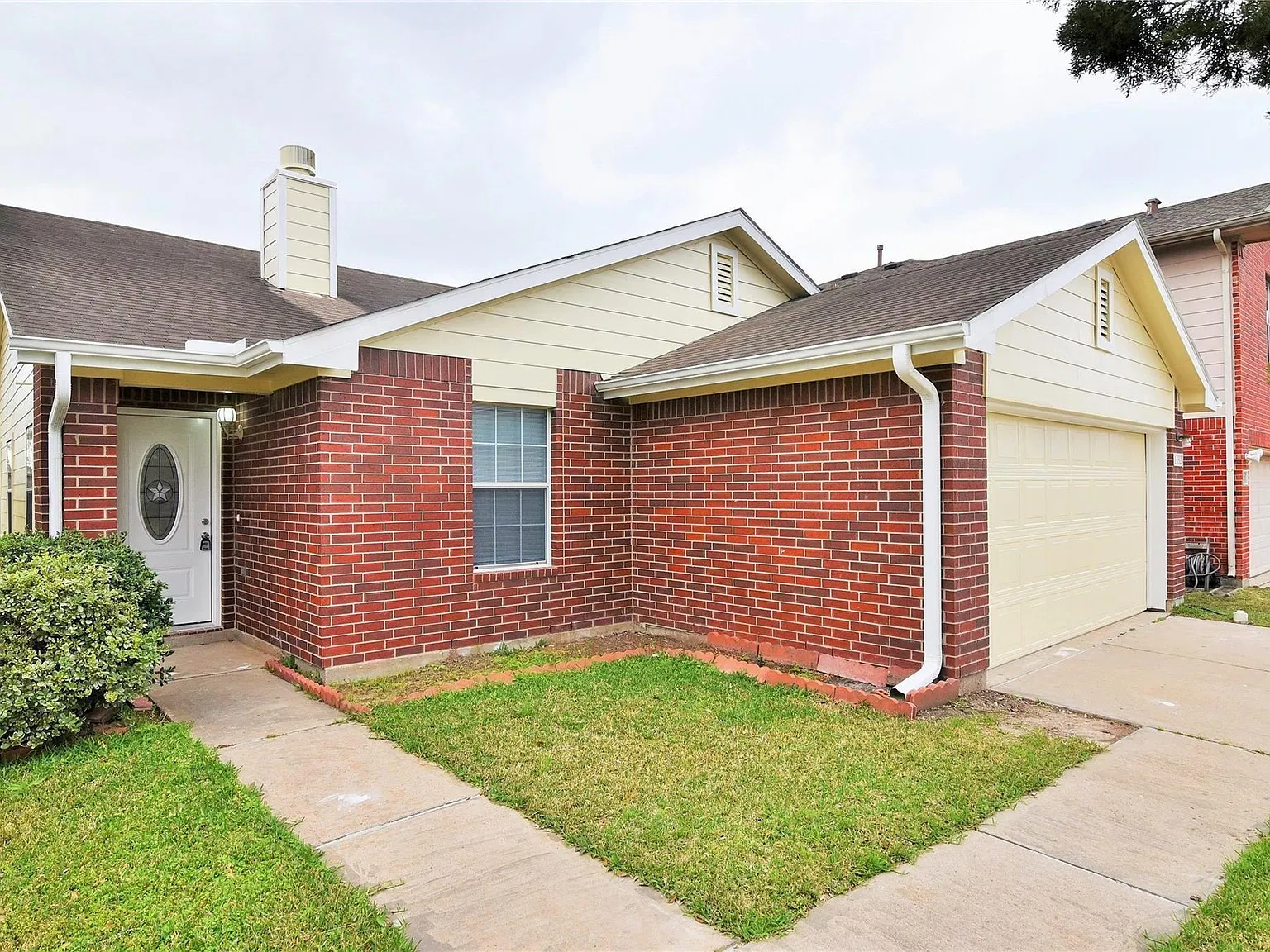 3 bed, 2.0 bath, 1505 sqft, $1,750 — Photo 2