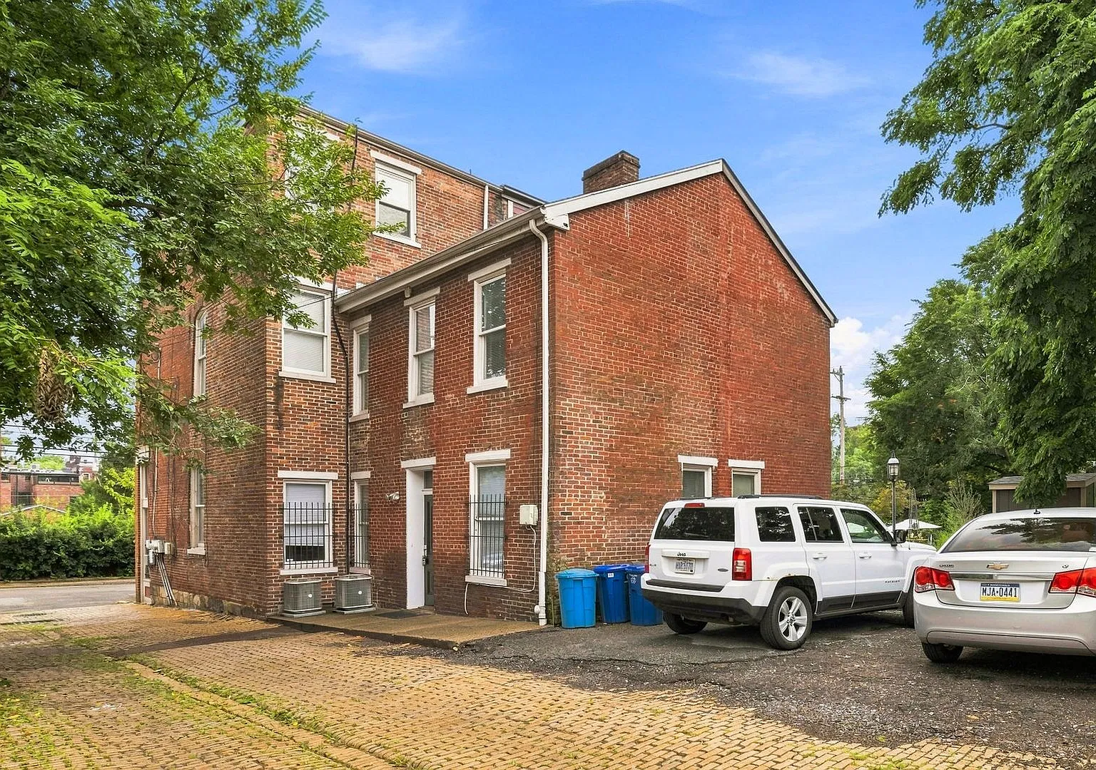 614 Jacksonia Street — Photo 4