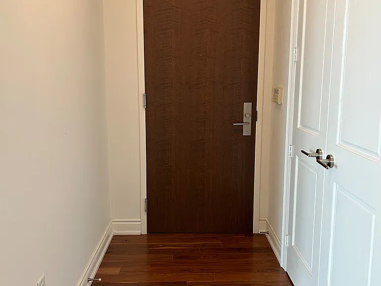 388 Yonge St #7010 — Photo 2