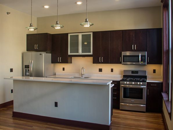 320-322 E 4th St